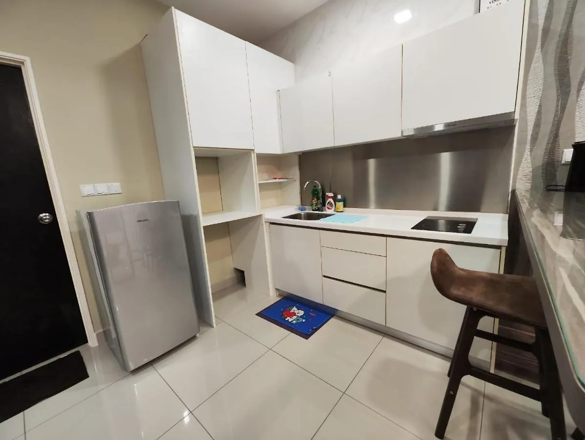 Twin Galaxy King Bed 2Pax With Netflix Nice City View Johor Bahru 0*,  Malezya