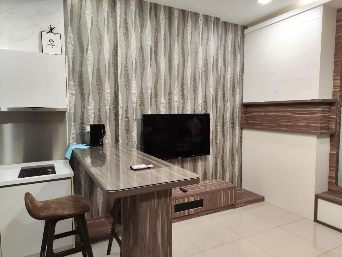 Twin Galaxy King Bed 2Pax With Netflix Nice City View Johor Bahru